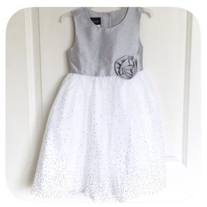 💗NWT Girls Sparkly White & Silver Dress